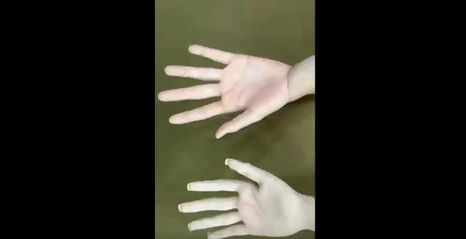 Doll Mechanical Fingers Vs Normal